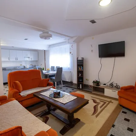 Apartment Good People *