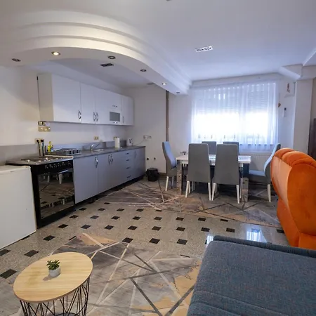 Good People Apartment *